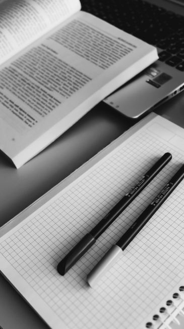 Notre univers des travaux 1 Open notebook pen