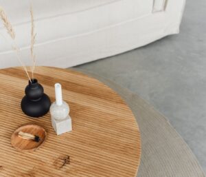 Table basse bois : 6 idées reçues démystifiées