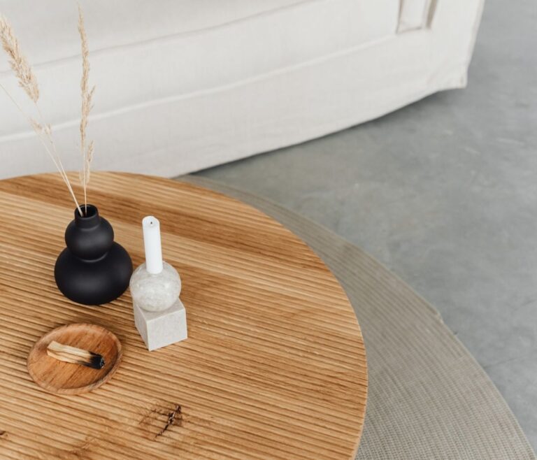 Table basse bois : 6 idées reçues démystifiées 3 Table basse bois : 6 idées reçues démystifiées